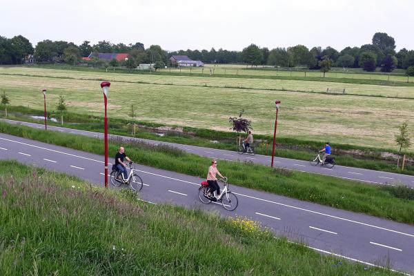 Afdaling Fietsbrug Amsterdam-Rijn kanaal